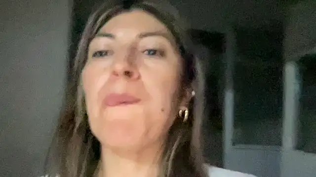 LunaBeya online show from 04/04/26, 02:07