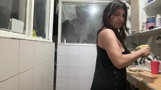 LunaBeya online show from 02/05/26, 12:34