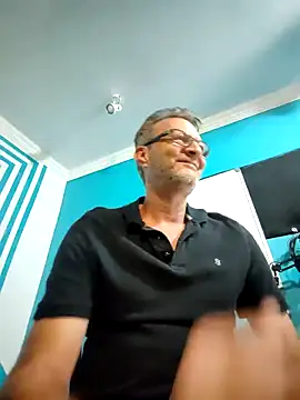 Snapshot of itsmeyes69 chatting on 01/29/25, 05:35 itsmeyes69 online show from 01/29/25, 05:35