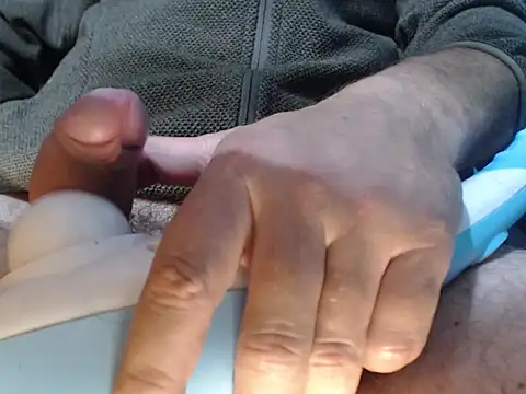 Snapshot of itsmeyes69 chatting on 12/04/25, 11:15 itsmeyes69 online show from 12/04/25, 11:15