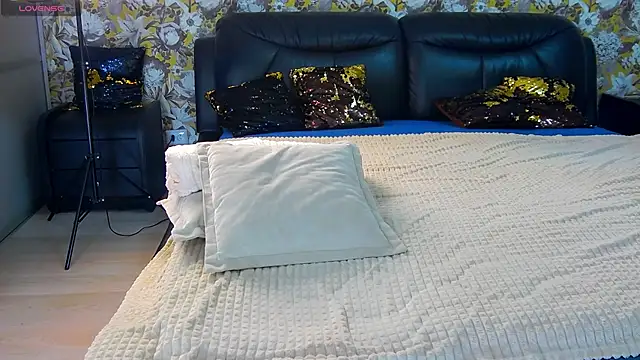 LiaStef online show from 10/07/25, 09:54