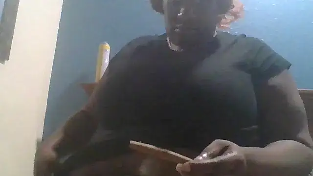 Snapshot of ExoticChocolit chatting on 10/20/25, 11:38 ExoticChocolit online show from 10/20/25, 11:38