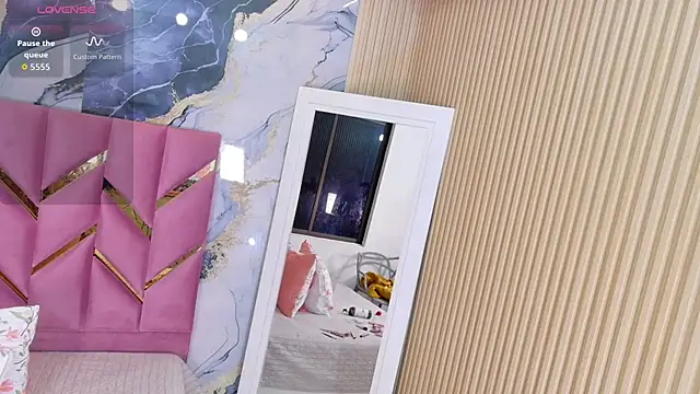 hotiergirl online show from 11/28/25, 01:00