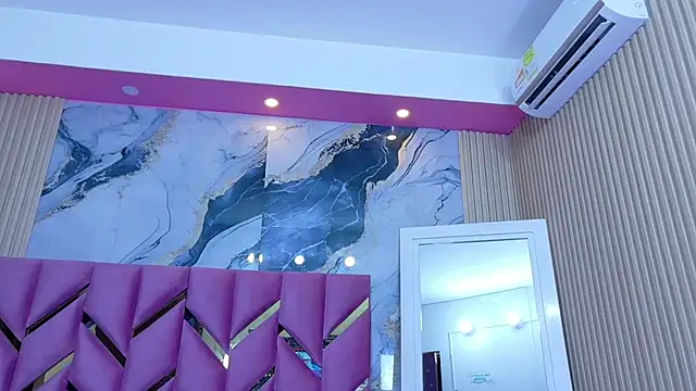 hotiergirl online show from 11/26/25, 12:27