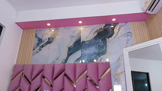 hotiergirl online show from 11/17/25, 12:20