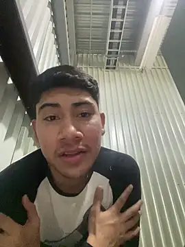 emmarod18 online show from 02/15/26, 12:00