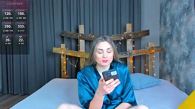 Snapshot of SibleyDryer chatting on 02/13/25, 01:19 SibleyDryer online show from 02/13/25, 01:19