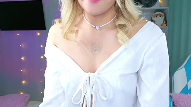 Mercedes Robinson online show from 12/05/25, 04:22