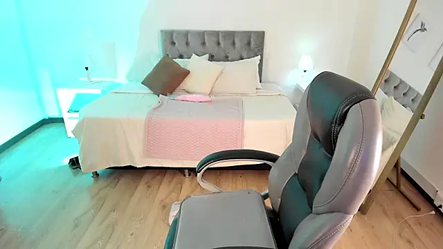 Snapshot of _Daniela_hot_1 chatting on 03/08/25, 03:28  Daniela hot 1 online show from 03/08/25, 03:28