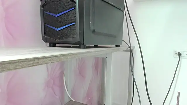 TaniaBellini online show from 04/11/26, 12:31