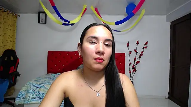 Snapshot of Maylin_horny19 chatting on 06/25/26, 03:04 Maylin horny19 online show from 06/25/26, 03:04