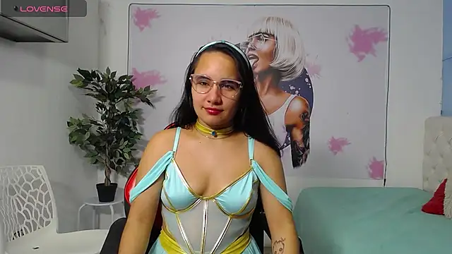 Snapshot of Maylin_horny19 chatting on 04/16/26, 09:39 Maylin horny19 online show from 04/16/26, 09:39