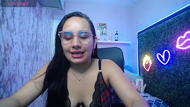 Snapshot of Maylin_horny19 chatting on 05/03/26, 07:06 Maylin horny19 online show from 05/03/26, 07:06