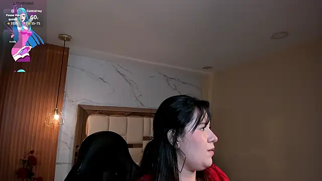 Snapshot of zoes_milee chatting on 01/15/26, 11:46 zoes milee online show from 01/15/26, 11:46