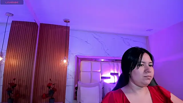 Snapshot of zoes_milee chatting on 02/23/26, 11:11 zoes milee online show from 02/23/26, 11:11