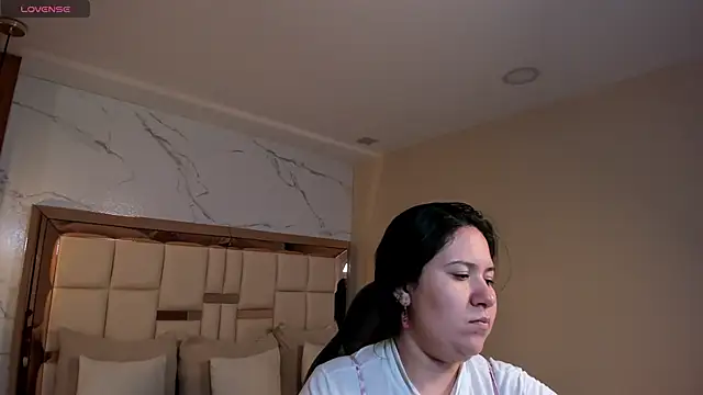 Snapshot of zoes_milee chatting on 05/06/26, 12:09 zoes milee online show from 05/06/26, 12:09