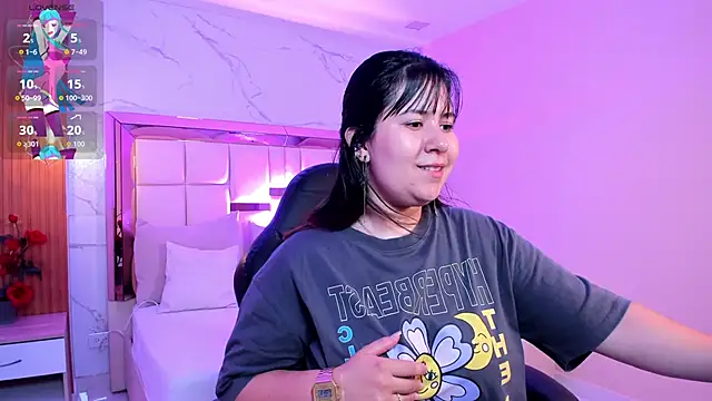 Snapshot of zoes_milee chatting on 11/12/25, 10:41 zoes milee online show from 11/12/25, 10:41