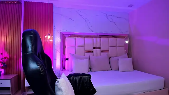 zoes milee online show from 04/15/26, 11:38