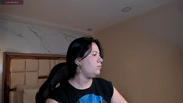 zoes milee online show from 04/14/26, 11:37