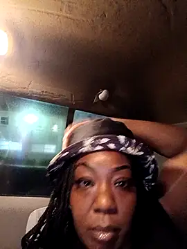 Snapshot of chocolatechipkukky85 chatting on 02/01/25, 12:29 chocolatechipkukky85 online show from 02/01/25, 12:29