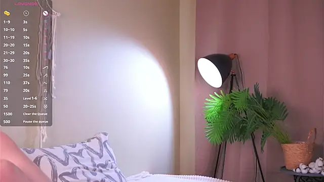 LinnHigh online show from 10/24/25, 04:39