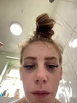 VioletxBlue online show from 04/18/26, 10:39