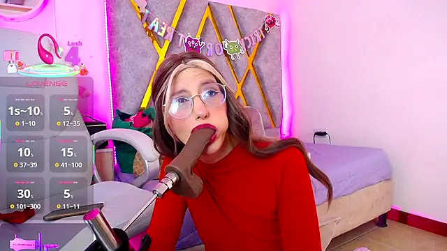 Snapshot of SussanHottye1_ chatting on 12/04/25, 10:25 SussanHottye1 online show from 12/04/25, 10:25