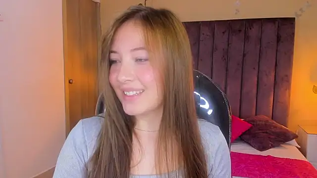 Dahlia Rousse online show from 11/15/25, 10:58