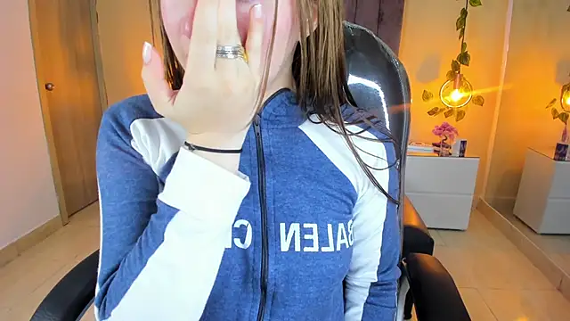 Dahlia Rousse online show from 12/21/25, 06:09