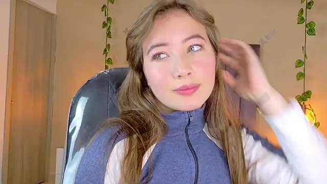 Dahlia Rousse online show from 03/08/26, 09:01