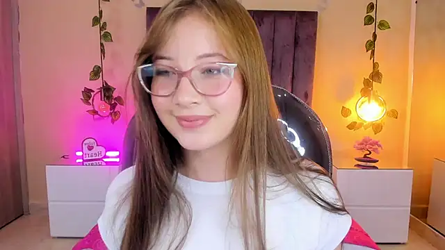 Dahlia Rousse online show from 11/04/25, 10:57