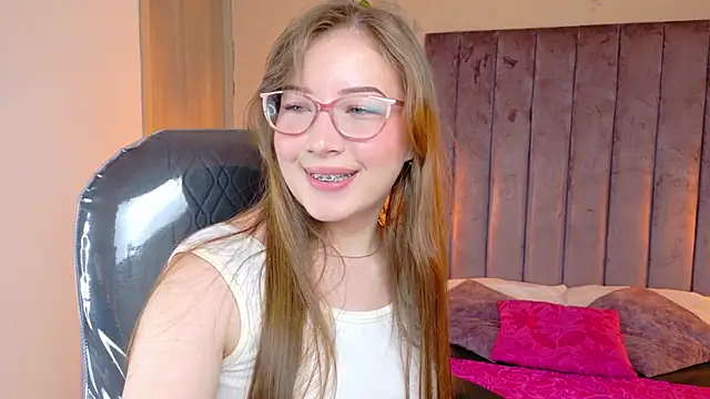 Dahlia Rousse online show from 06/02/26, 04:34