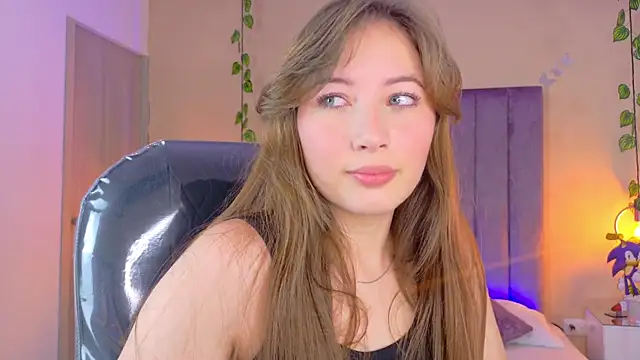 Dahlia Rousse online show from 04/17/26, 09:17