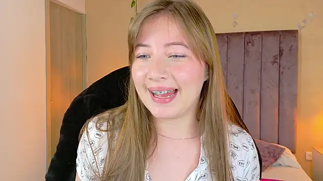 Dahlia Rousse online show from 03/01/26, 02:44