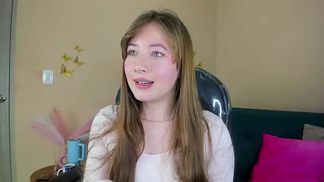 Dahlia Rousse online show from 03/04/26, 07:05