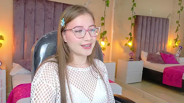 Dahlia Rousse online show from 02/19/26, 06:32