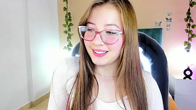 Dahlia Rousse online show from 11/30/25, 08:48