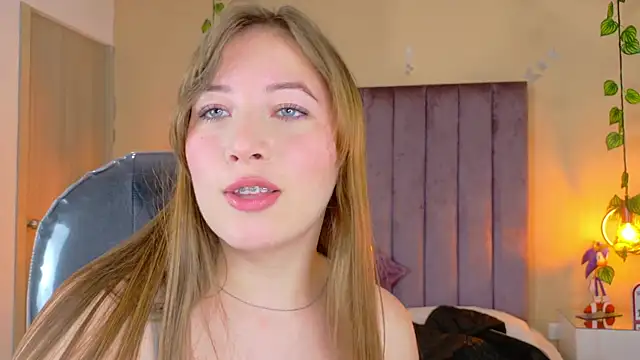 Dahlia Rousse online show from 04/14/26, 02:27