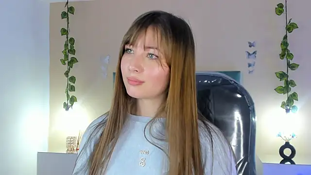 Dahlia Rousse online show from 04/02/26, 11:00