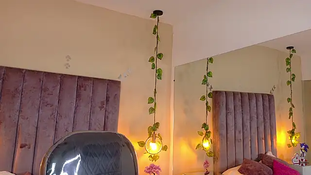 Dahlia Rousse online show from 02/18/26, 07:28