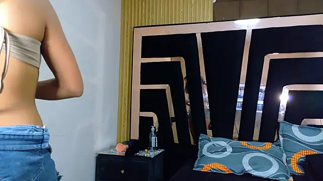 SolEvanss online show from 12/16/25, 02:32