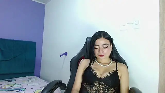astreajonescm101 online show from 01/15/25, 11:53