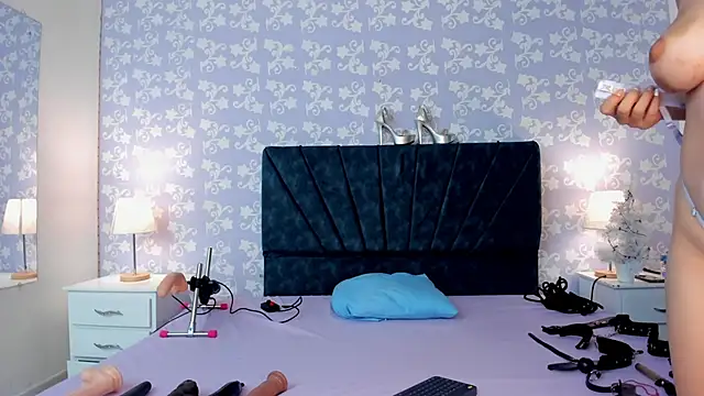 SalomeSimonz online show from 12/02/25, 07:26