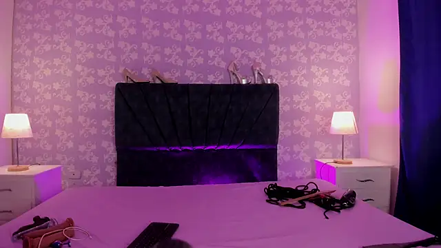 SalomeSimonz online show from 04/10/26, 07:43