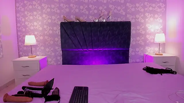 SalomeSimonz online show from 04/07/26, 07:48