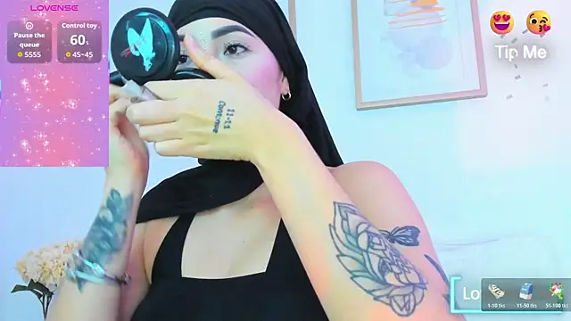 Snapshot of taylorsmiiith_ chatting on 02/04/26, 02:34 taylorsmiiith online show from 02/04/26, 02:34