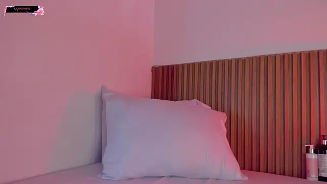 alliss ginger  online show from 11/18/25, 07:50