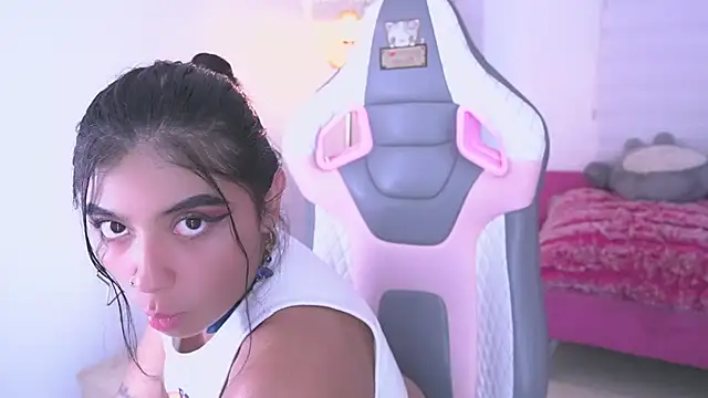 Zoee 0 online show from 01/22/25, 04:55