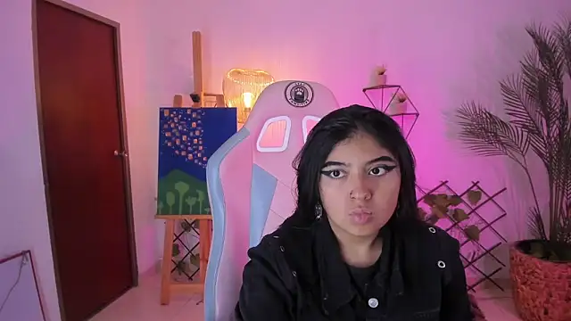 Zoee 0 online show from 01/15/25, 12:09