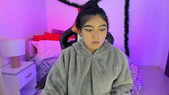 Zoee 0 online show from 01/10/25, 01:10